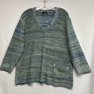 Cozy Renuar Sweater with Pocket detail.
Casual Beachy vibe. Excellent condition